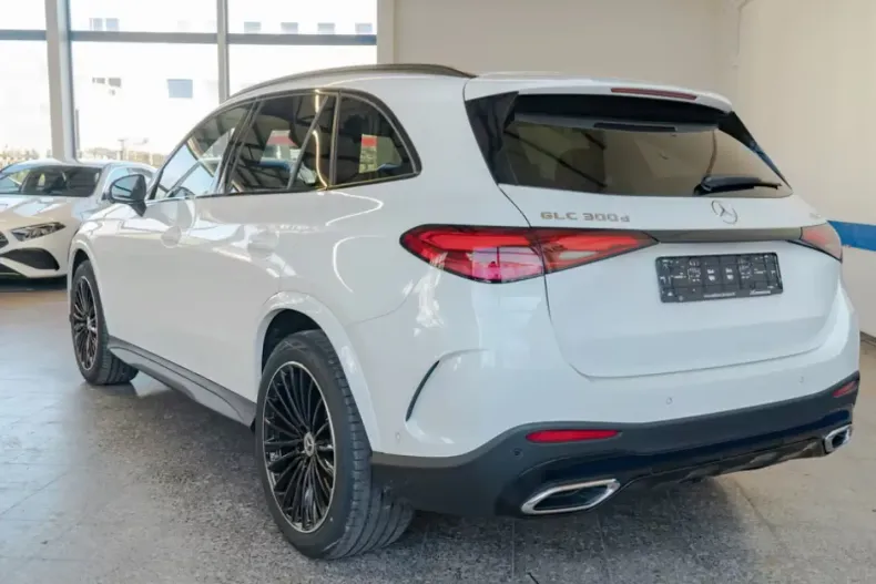 Mercedes-Benz GLC 300 din 2025 cu 14.500 km - oferta MER119517 - foto 2