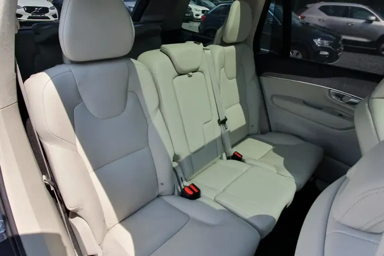 Volvo XC90 din 2023 cu 22.778 km - oferta VOL119519 - foto 11