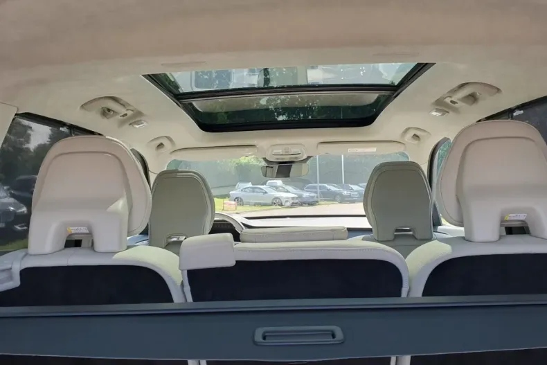 Volvo XC90 din 2023 cu 22.778 km - oferta VOL119519 - foto 13