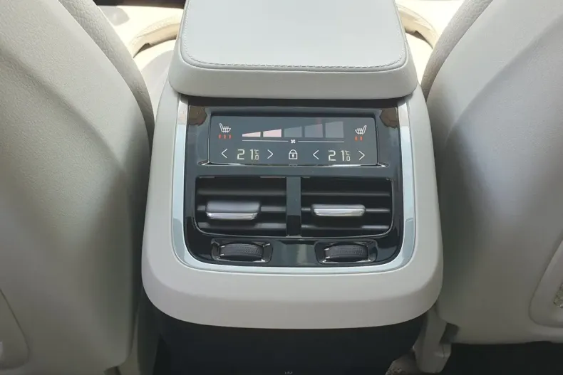 Volvo XC90 din 2023 cu 22.778 km - oferta VOL119519 - foto 15