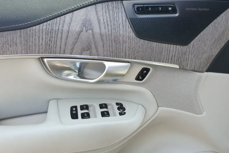 Volvo XC90 din 2023 cu 22.778 km - oferta VOL119519 - foto 17