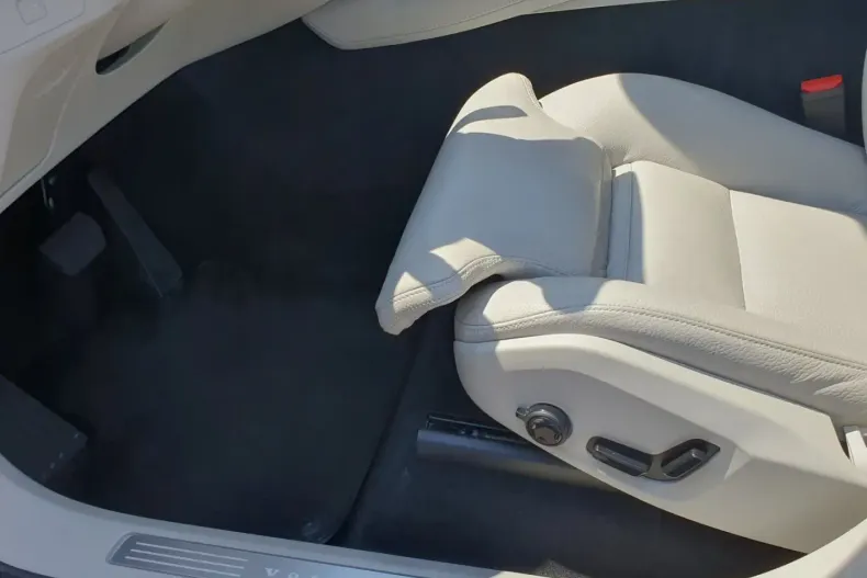 Volvo XC90 din 2023 cu 22.778 km - oferta VOL119519 - foto 18