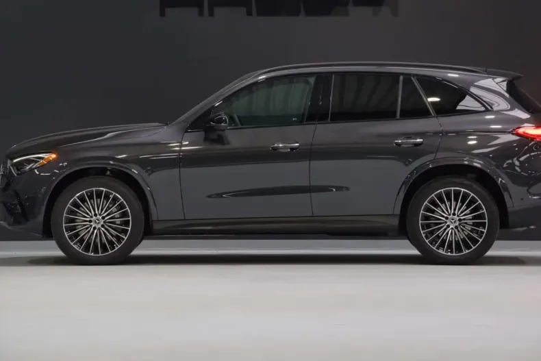 Mercedes-Benz GLC 300 din 2025 cu 7 km - oferta MER119528 - foto 2