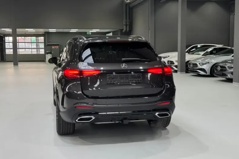 Mercedes-Benz GLC 300 din 2025 cu 40 km - oferta MER119529 - foto 3