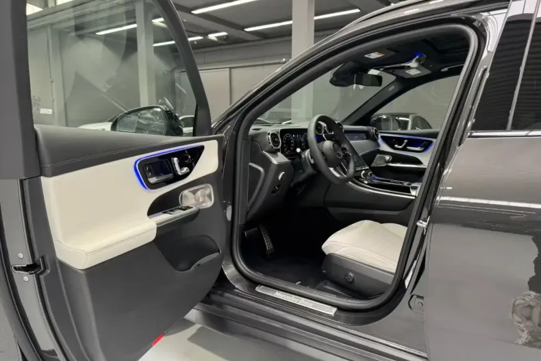 Mercedes-Benz GLC 300 din 2025 cu 40 km - oferta MER119529 - foto 9