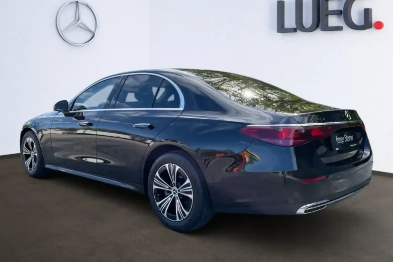 Mercedes-Benz E 220 din 2024 cu 29.639 km - oferta MER119542 - foto 3