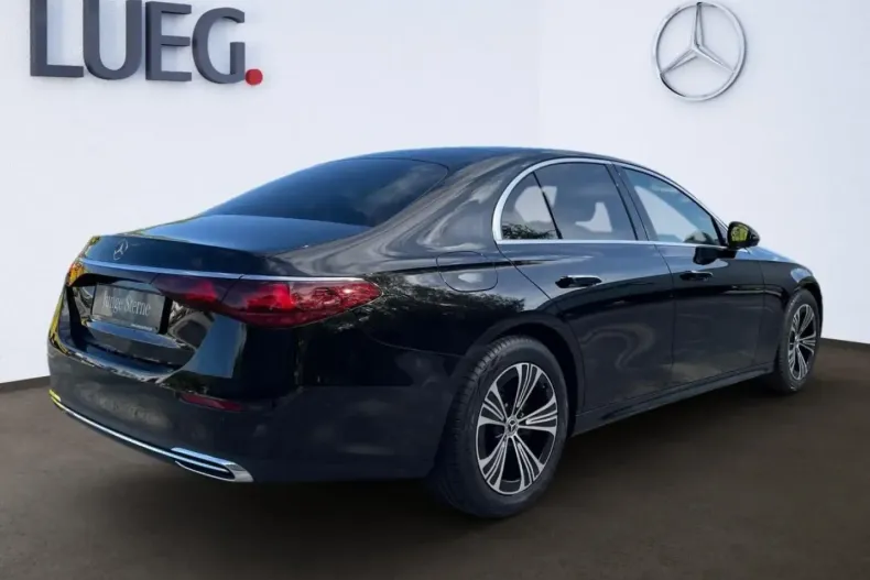 Mercedes-Benz E 220 din 2024 cu 29.639 km - oferta MER119542 - foto 4