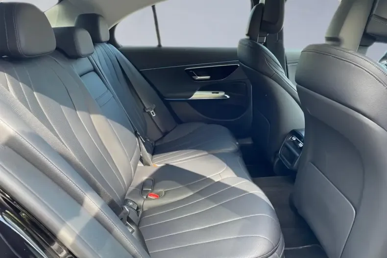 Mercedes-Benz E 220 din 2024 cu 29.639 km - oferta MER119542 - foto 12