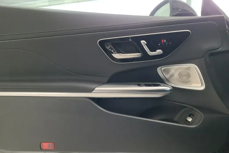 Mercedes-Benz CLE 300 din 2024 cu 18.500 km - oferta MER119545 - foto 13