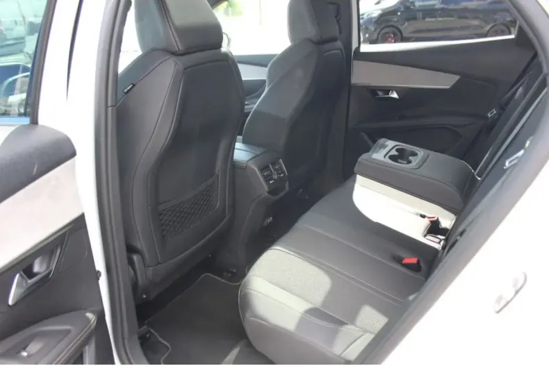 Peugeot 3008 din 2023 cu 19.636 km - oferta PEU119563 - foto 12