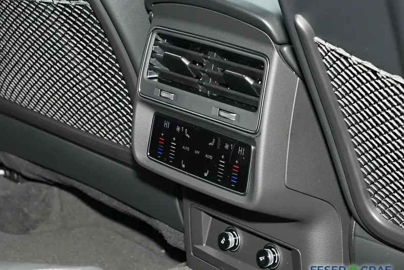 Audi SQ8 din 2023 cu 23.900 km - oferta AUD119565 - foto 8