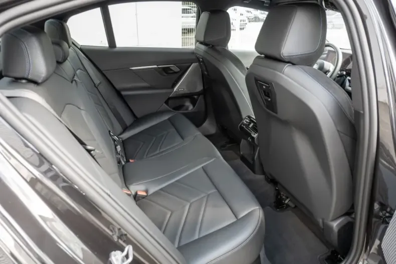 BMW 520 din 2024 cu 7.200 km - oferta BMW119566 - foto 9