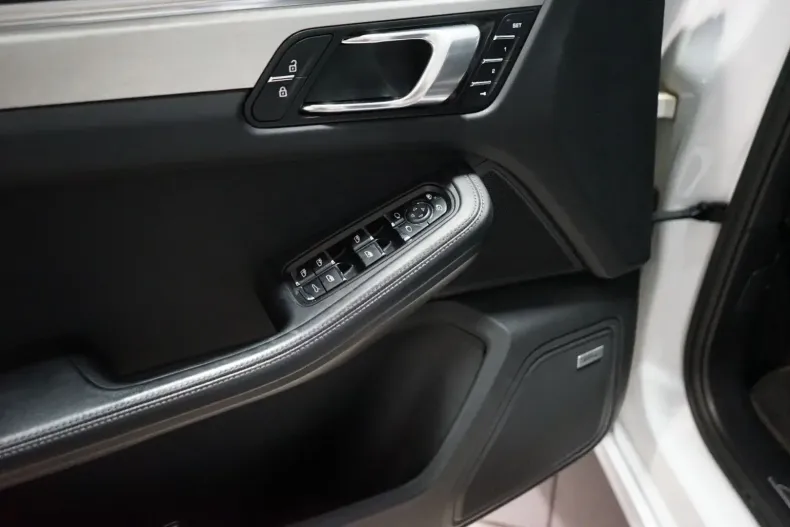 Porsche Macan din 2020 cu 76.000 km - oferta POR119576 - foto 10