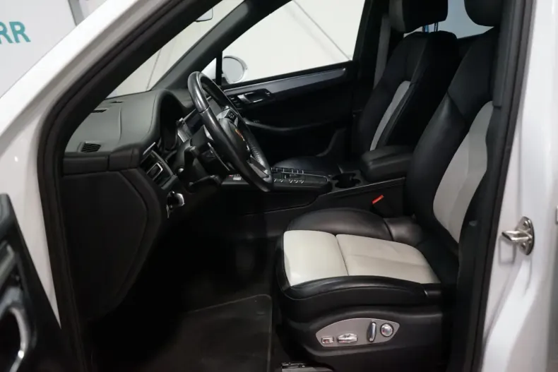 Porsche Macan din 2020 cu 76.000 km - oferta POR119576 - foto 12