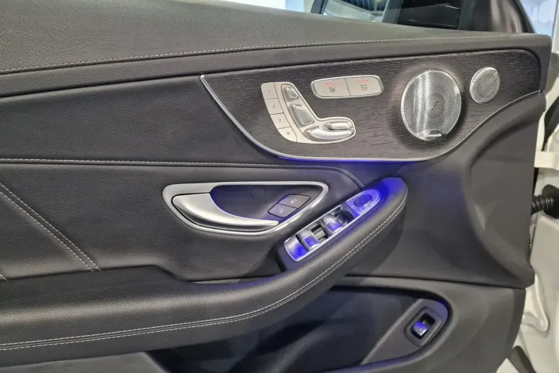 Mercedes-Benz C 63 AMG din 2023 cu 25.281 km - oferta MER119586 - foto 20