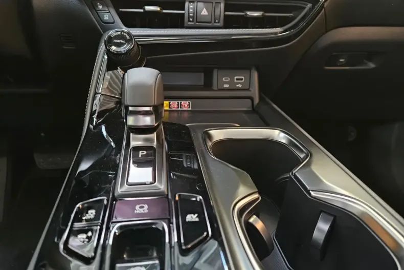 Lexus NX 350h din 2024 cu 10 km - oferta LEX119587 - foto 17