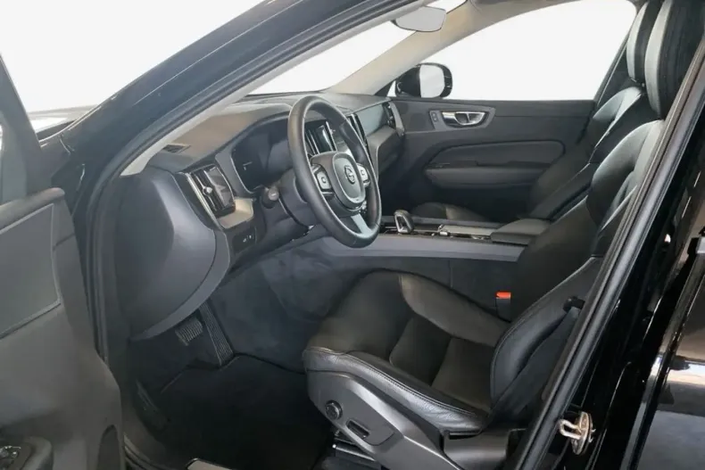 Volvo XC60 din 2023 cu 26.467 km - oferta VOL119602 - foto 8