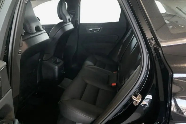 Volvo XC60 din 2023 cu 26.467 km - oferta VOL119602 - foto 9