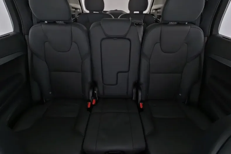 Volvo XC90 din 2024 cu 17.500 km - oferta VOL119612 - foto 8