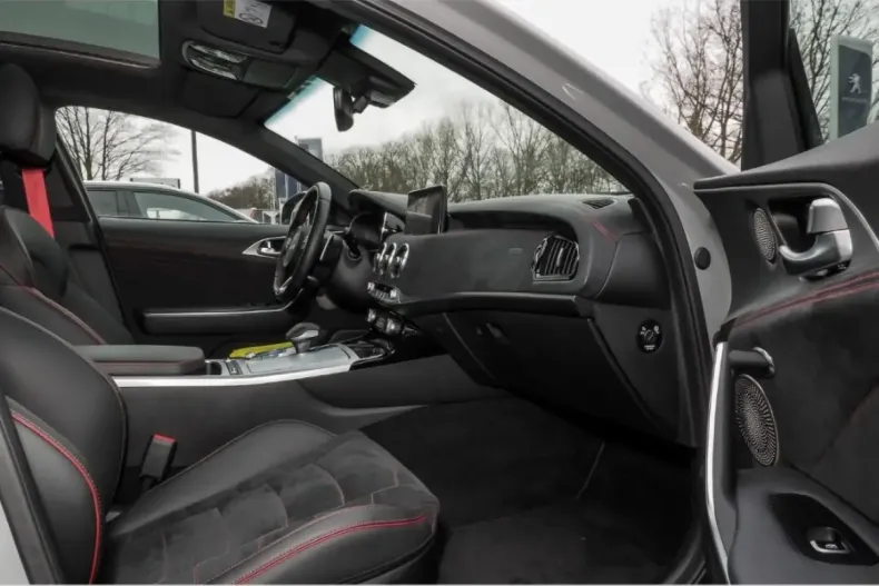 Kia Stinger din 2023 cu 13.414 km - oferta KIA119623 - foto 7