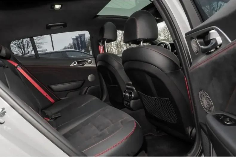 Kia Stinger din 2023 cu 13.414 km - oferta KIA119623 - foto 10