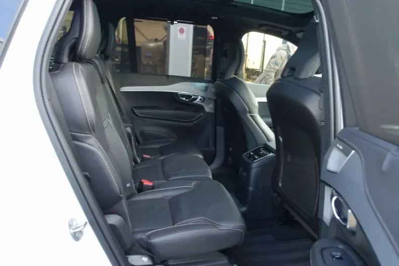 Volvo XC90 din 2024 cu 24.200 km - oferta VOL119626 - foto 11