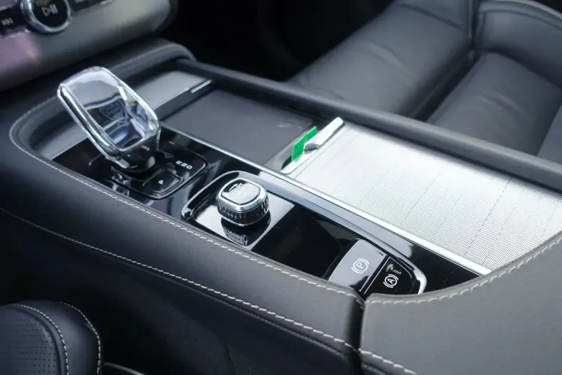 Volvo XC90 din 2024 cu 24.200 km - oferta VOL119626 - foto 14