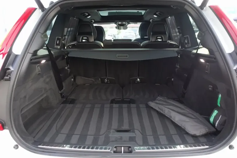 Volvo XC90 din 2024 cu 24.200 km - oferta VOL119626 - foto 16