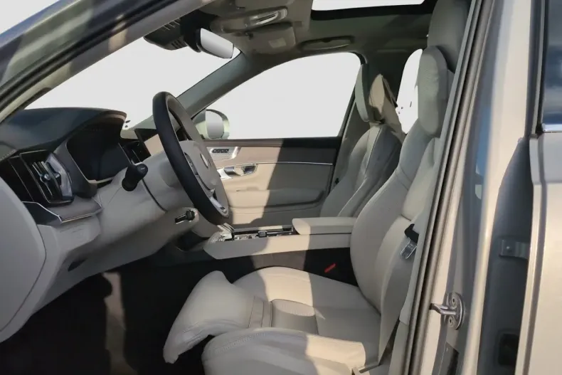 Volvo XC90 din 2024 cu 15.400 km - oferta VOL119627 - foto 10