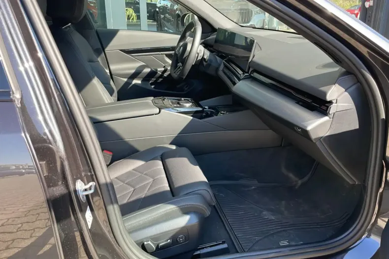 BMW 520 din 2024 cu 29.900 km - oferta BMW119628 - foto 11