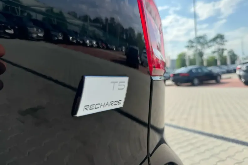 Volvo XC40 din 2022 cu 25.533 km - oferta VOL119639 - foto 36