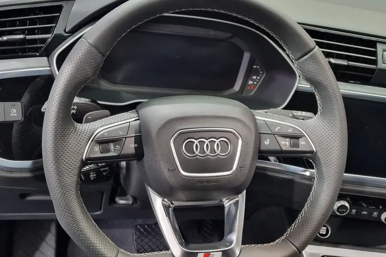 Audi Q3 din 2024 cu 11.586 km - oferta AUD119704 - foto 11