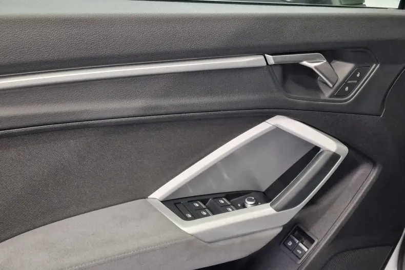 Audi Q3 din 2024 cu 11.586 km - oferta AUD119704 - foto 16