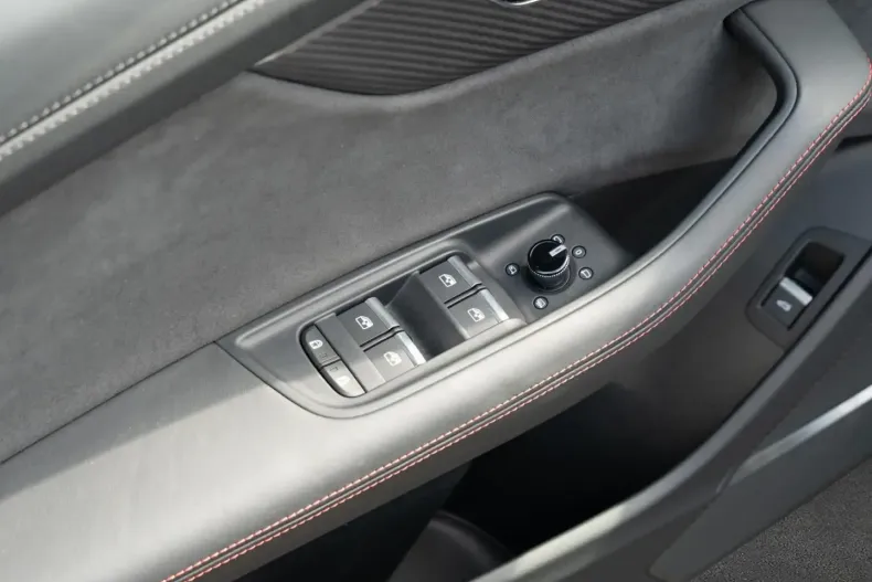 Audi RSQ8 din 2023 cu 20.000 km - oferta AUD119709 - foto 17