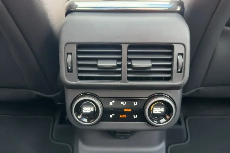 Land Rover Range Rover Velar din 2024 cu 9.157 km - oferta LAN119729 - foto 16