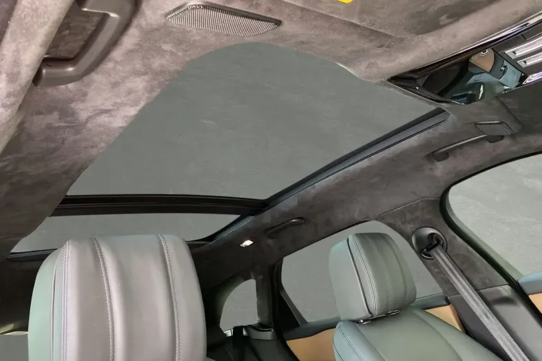 Land Rover Range Rover Velar din 2024 cu 12.500 km - oferta LAN119731 - foto 10