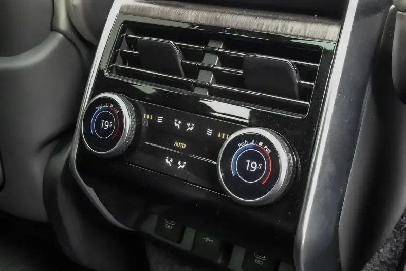 Land Rover Range Rover din 2023 cu 11.000 km - oferta LAN119737 - foto 19