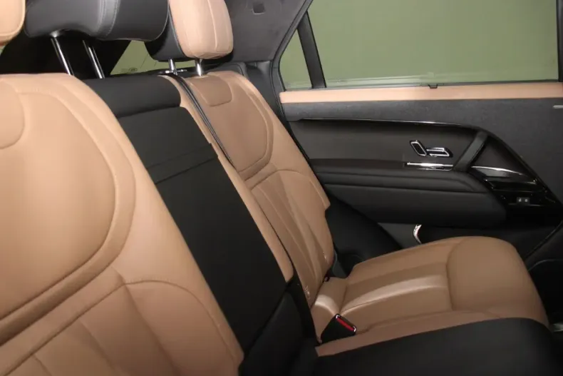 Land Rover Range Rover Sport din 2024 cu 23.990 km - oferta LAN119738 - foto 9