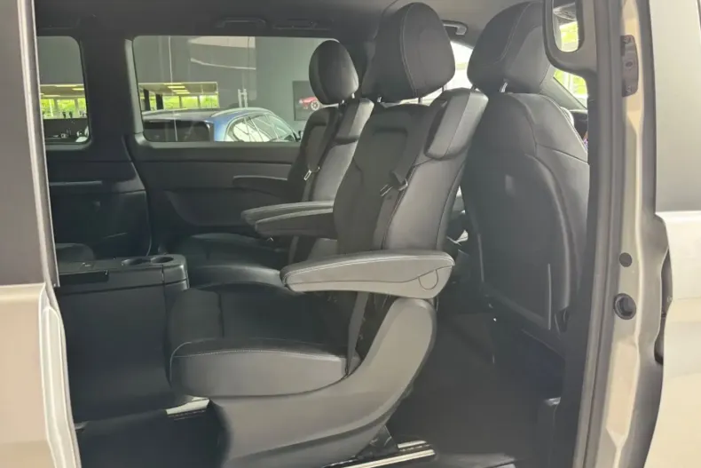 Mercedes-Benz V 300 din 2023 cu 76.534 km - oferta MER119767 - foto 19