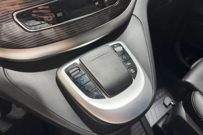 Mercedes-Benz V 300 din 2023 cu 76.534 km - oferta MER119767 - foto 29