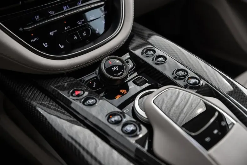 Aston Martin DBX din 2024 cu 4.000 km - oferta AST119773 - foto 11