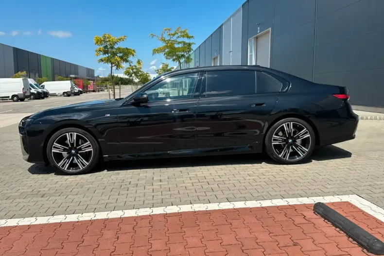 BMW 740 din 2025 cu 8.000 km - oferta BMW119774 - foto 2