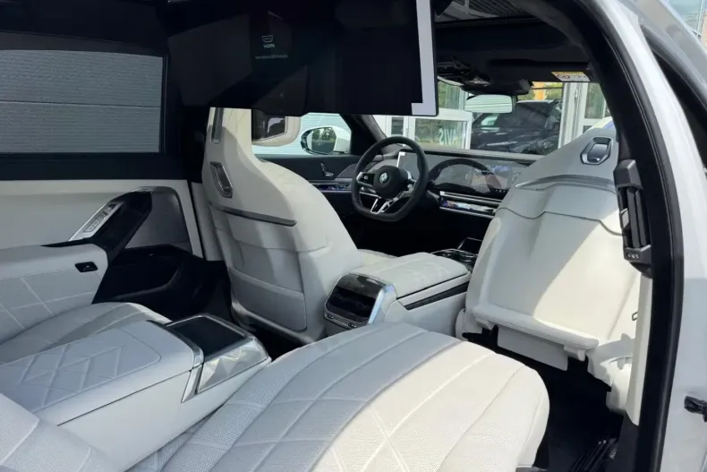 BMW 740 din 2025 cu 4.100 km - oferta BMW119775 - foto 9