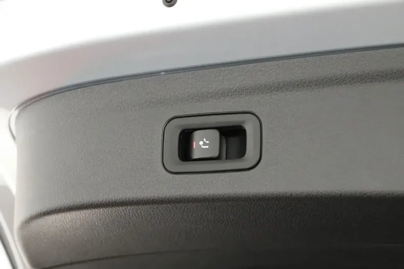 Mercedes-Benz GLE 450 din 2024 cu 9.609 km - oferta MER119776 - foto 19