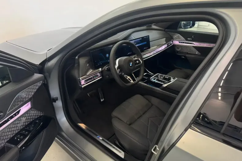 BMW 740 din 2025 cu 8.850 km - oferta BMW119824 - foto 8