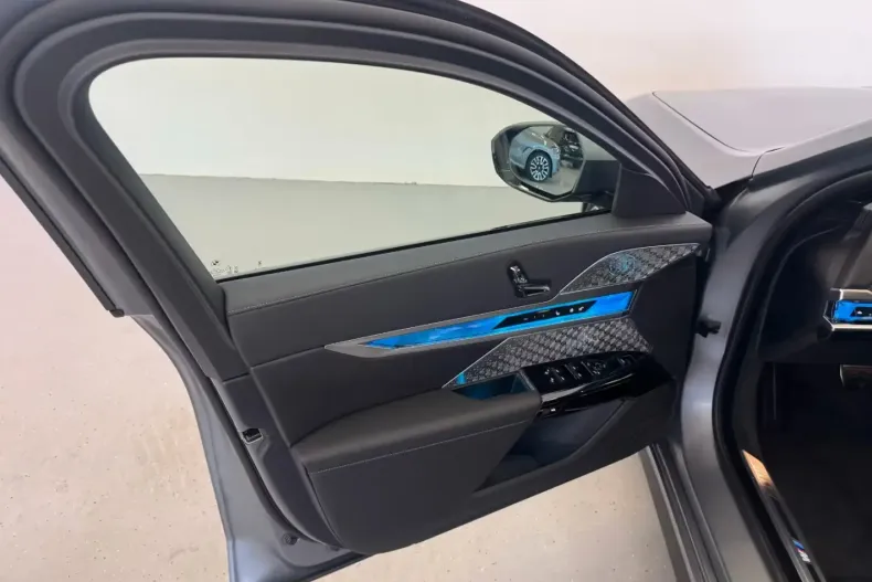 BMW 740 din 2025 cu 8.850 km - oferta BMW119824 - foto 11