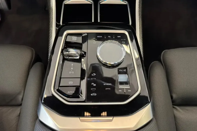 BMW 740 din 2025 cu 8.850 km - oferta BMW119824 - foto 12