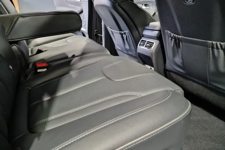 Hyundai SANTA FE din 2022 cu 112.582 km - oferta HYU119831 - foto 19