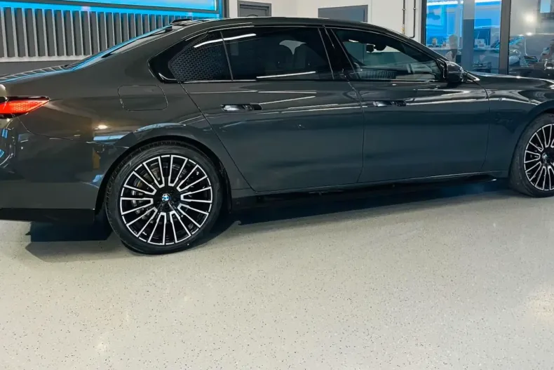 BMW 740 din 2025 cu 1.000 km - oferta BMW119835 - foto 2