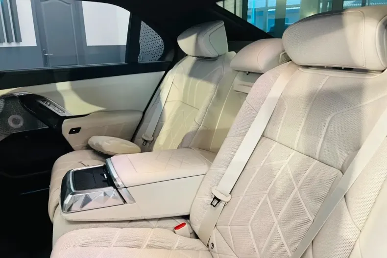 BMW 740 din 2025 cu 1.000 km - oferta BMW119835 - foto 7